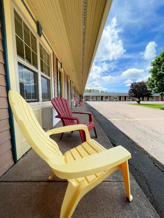 Silverwood Motel Cavendish Exterior photo