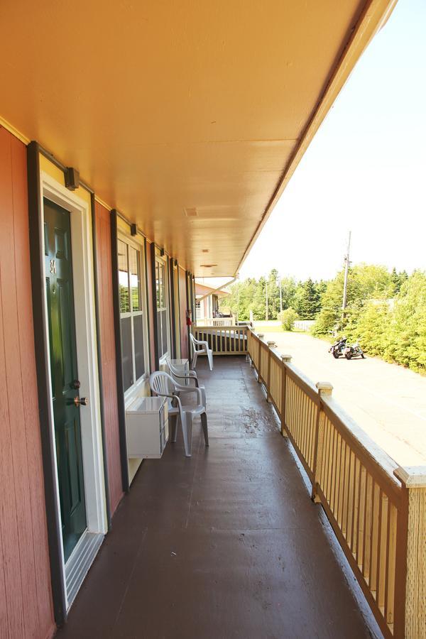 Silverwood Motel Cavendish Exterior photo